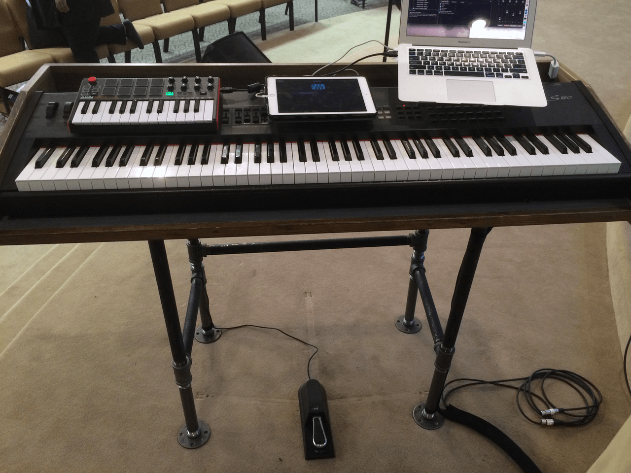 DIY keyboard stand to simplify my rig